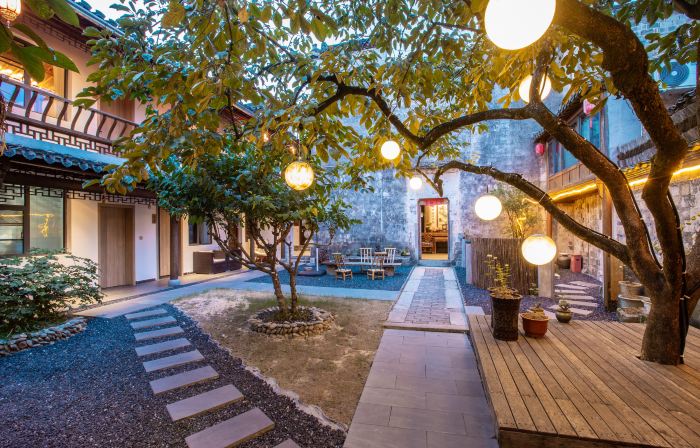 Hongcun Daiqingfang Nanhub Huizhou Ancient Style Experience Homestay