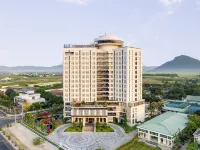 TUI BLUE Tuy Hoa - Wellness & Retreat Hotel Các khách sạn gần Hồ điều hòa Hồ Sơn