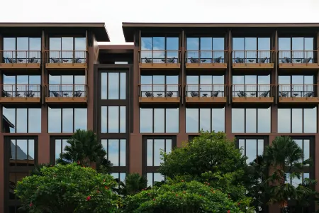 Courtyard Bangkok Suvarnabhumi Airport Отели рядом с достопримечательностью «Wat Lan Boon»