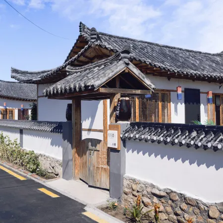 Guixin Korean Hanok Courtyard