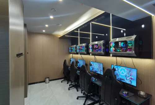 Snowman E-sports Hotel
