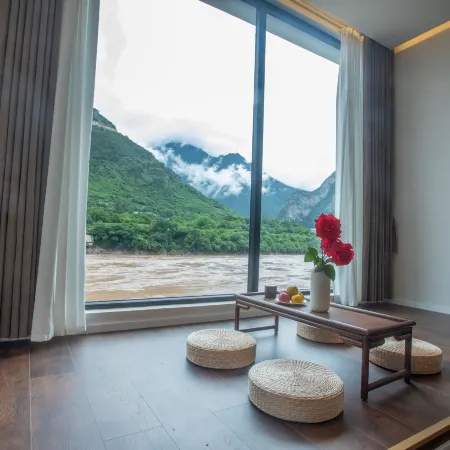Weixi Shinian Jianglu Hotel