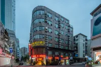 Baiyue Holiday Inn Hotels near Shiyan Chongyang Tower