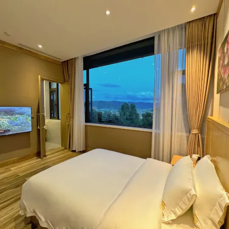 YI HUA YI SHI JIE BAN SHAN HOTEL