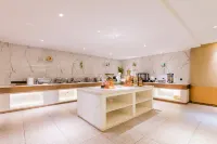 Lanou Hotel (Fuping Qianxilong Building Material Market)