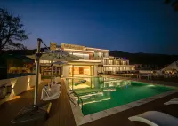 Leisure In The Mountains - Rooftop Pools