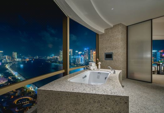 1. 하얏트 온 더 ..