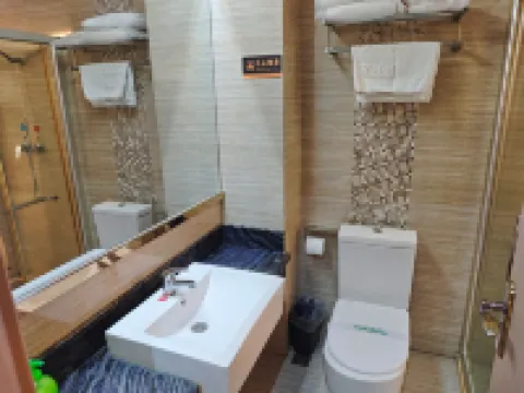 Pingtan Yanyu Hotel (Pingtan Longfengtou Seashore Resort)