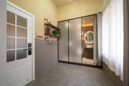 Foshan Shunfeng Xiaoyuan (Shunfengshan Park Overseas Chinese Town Happy Coast Store)