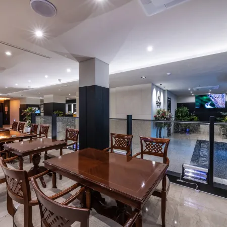 New Chonji Hotel Отели рядом с достопримечательностью «Станция метро Jongno-3ga»