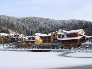 Samantha Lodge Zengjia Mountain Hotspring