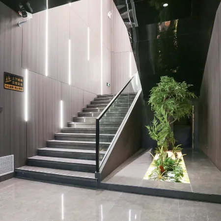 Weiman Hotel (Qingtai Century Plaza)
