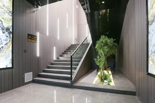 Weiman Hotel (Qingtai Century Plaza)