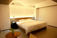 Banxianju Hotels in Zitong County