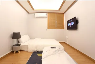 Sillim Yu Hotel U hotel - General Room - Healing Accommodation with Cats and Board Games Sillim Station 周辺のホテル