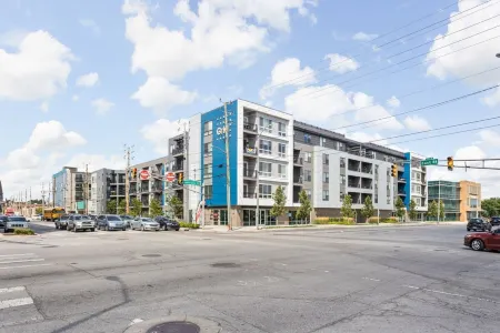 CozySuites at East Washington