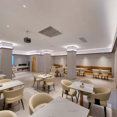 Elong Anyue Hotel (Kaifeng Millennium City Park)