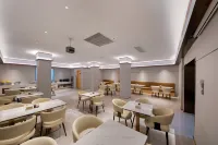 Elong Anyue Hotel (Kaifeng Millennium City Park) - Bãi đậu xe