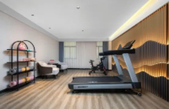 Elong R.YUN Hotel (Huoqiu Jiuyue Liuhe Street Wanda Plaza) - parking