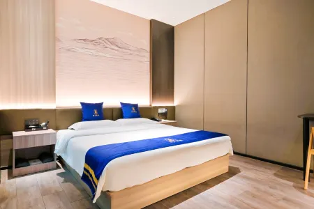 Super 8 Selected Hotel (Shangrao High speed Railway Station)