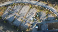 Duyun Maojianli Hotel (Qinhan Film City) - Parking