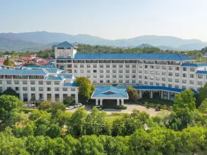 武夷山悅華ホテル（印象大紅袍）