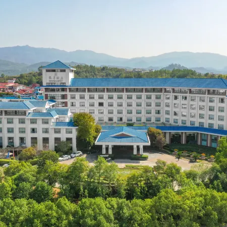 C&D Resort,Wuyi Mountain Отели рядом с достопримечательностью «Девять треугольных дрейфов»