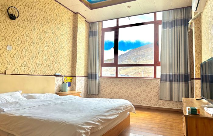 Ngamring Hezhou Hotel