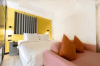Myhotel Cmyk@Ratchada Hotels near Centric Huai Khwang Station
