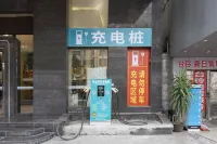 VIP House Hotel (Heyuan Avenue Asia's No. 1 Highest Fountain Store) - parking