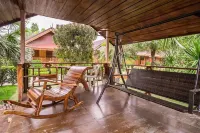 Ruentara Resort & Villa Hotels near Thai Watsadu