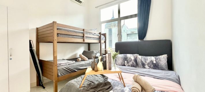 Puchong SkyPod Residence 1-10pax next to IOI Mall Wi-Fi MRT Hotels in Puchong