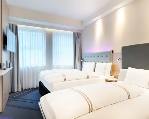 Premier Inn Frankfurt Westend Hotels near Messeturm