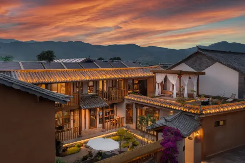 Du'an·Shiguangliyoufeng Designer Smart Inn (Dali Shaxi Ancient Town Branch) - bar