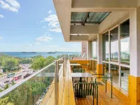 Jingyue Zhishang Hotel (Dalian Fujiazhuang Beach) Hotels near Yinshatan Bathing Spot