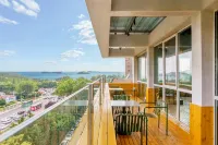 Jingyue Zhishang Hotel (Dalian Fujiazhuang Beach)