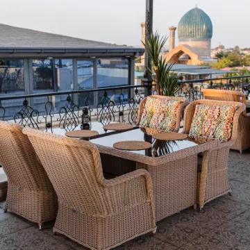 Gur Emir Palace Hotels near Bul'var