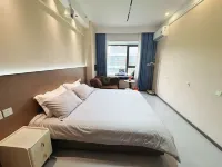 Yipin Duplex LOFT Homestay (Zibo Wuyue Plaza) - شرفة
