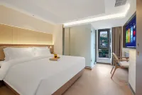 첸먀오 이쥐 호텔 (시장 첸후 먀오 빌리지 북문)