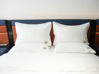 Haiman Hotel Hotels near Huai Khwang