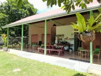 Baan Hinlad Home and Hostel Hotels near Nathon Town