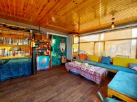 Erguna July Youth Hostel - Quầy bar