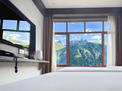 Daocheng Yading Sangjie Linka Luxury Homestay