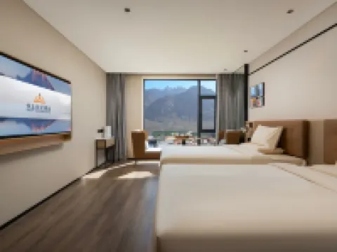 Snow Crown Hotel (Tashkurgan Branch) Hotels near Khunjerab Port
