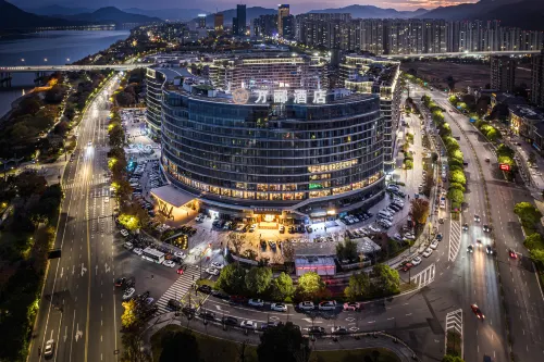 Hangzhou Fuyang Wanli Hotel (Fuchunshan Pavilion) - Pools