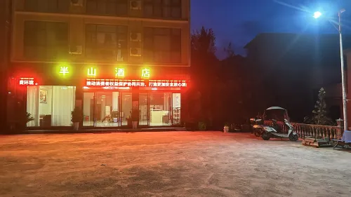 Banshan Hotel along the river