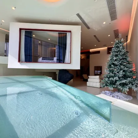 Xingcheng Yuejiang Swimming Pool Hotel (Changsha Wu Yi Square IFS Guojin Center)