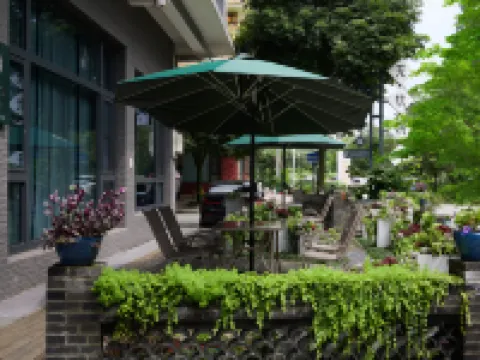 Qingcheng Mountain Wuyou Yuanzi Hot Spring Hotel (Qingcheng Mountain High speed Railway Station) Hotels near Mount Qingcheng