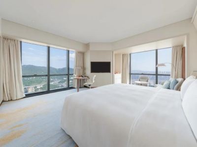 Noble International Hotel