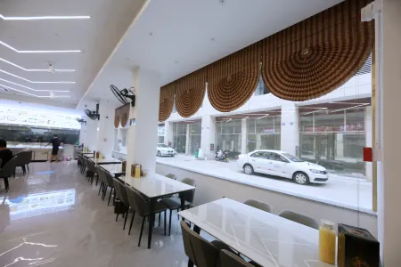 Dexing Yijia Hotel (Dexing Expressway Toll Station) Отели рядом с достопримечательностью «Juyuan Tower»